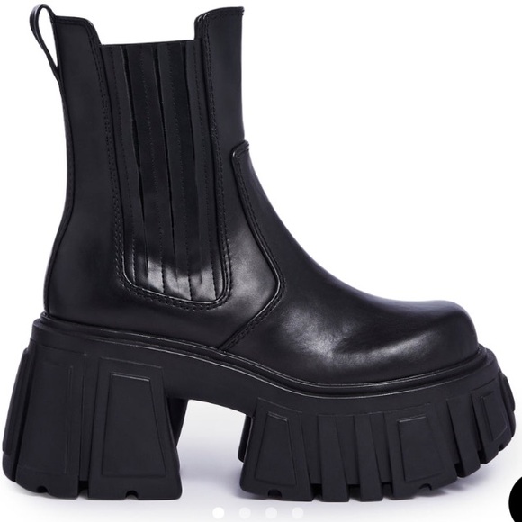 NWOT Dolls Kill Current Mood Rebel Core Chelsea Style Chunky Black Ankle Boots - Picture 2 of 9